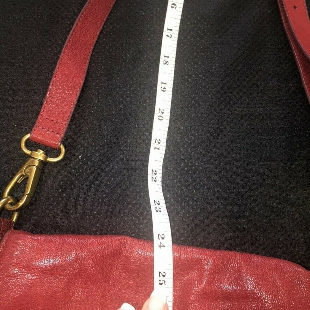 Vtg Fossil Red Leather Crossbody Medium Handbag~ Buckle Snap Adjustable Strap - Picture 11 of 12